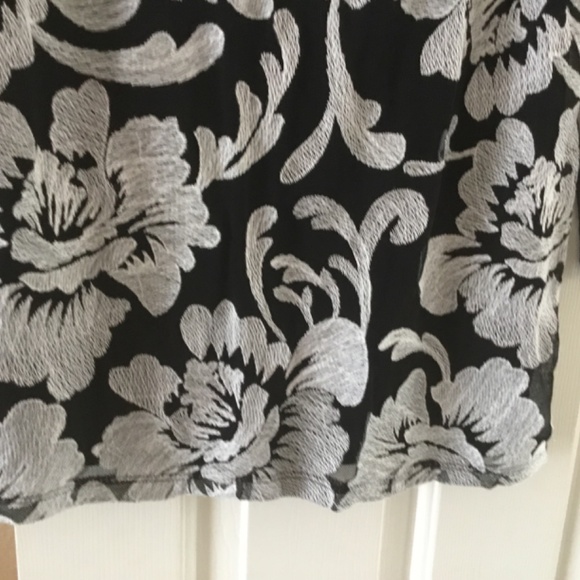 I.N.C women top size L ( runs small ) - Picture 3 of 6